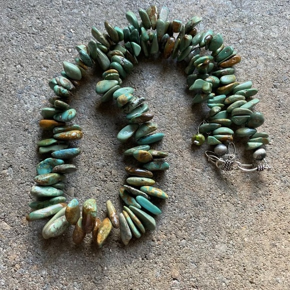 Sterling Silver Green Turquoise Bead Necklace. - Picture 11 of 12